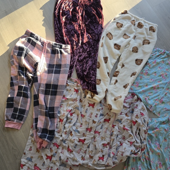 Pajama Set - Picture 8 of 12